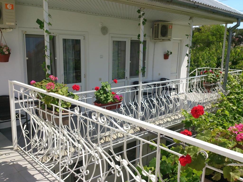 Guest House Nadezhda Gelendzhik Exterior photo